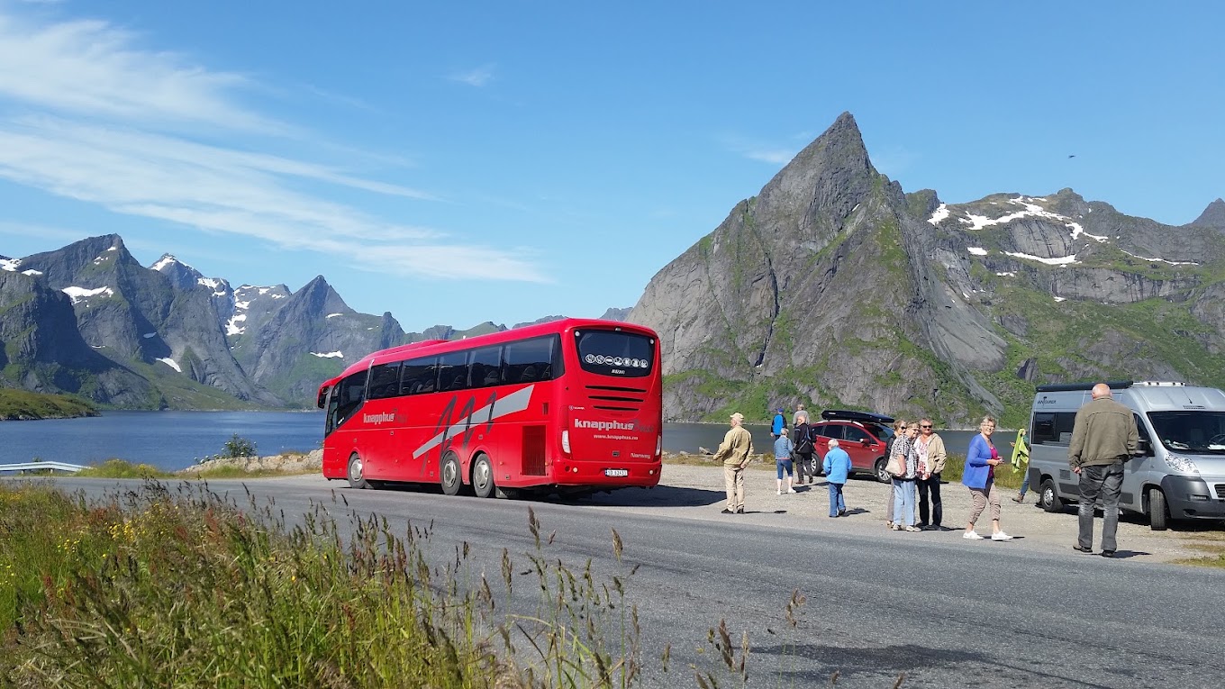 Knapphus Buss på tur